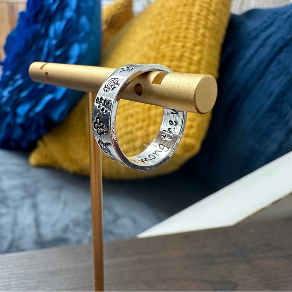 Engraved Wildflower Ring - Picture 3 of 3